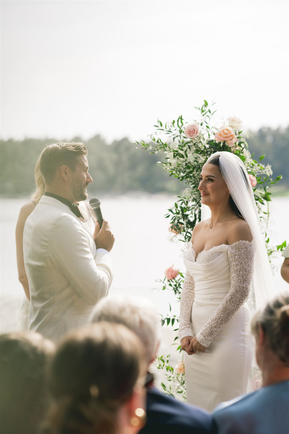 Oskar Nordstrand håller bröllopstal