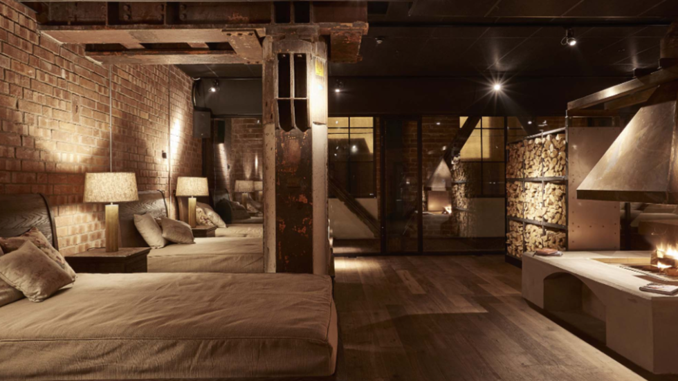 Spaavdelning på Steam Hotel med pool, bastu och avkopplande atmosfär