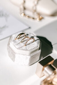 Jewellery by Jenny – unika vigsel- och förlovningsringar med gediget hantverk